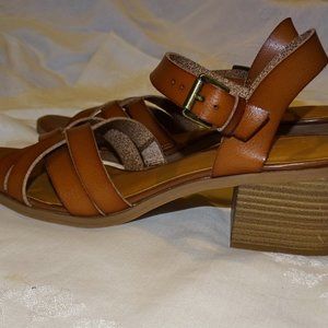 Universal Thread Corrie Strappy Brown Sandals Women 11M